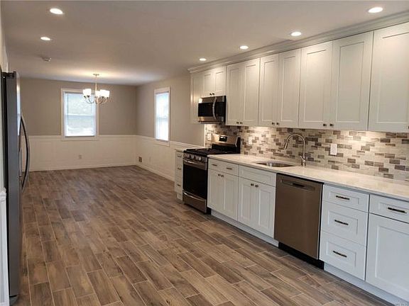 4th image of 93 Harris Ave