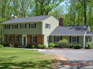 8 Fawn Dr, Flemington, NJ 08822