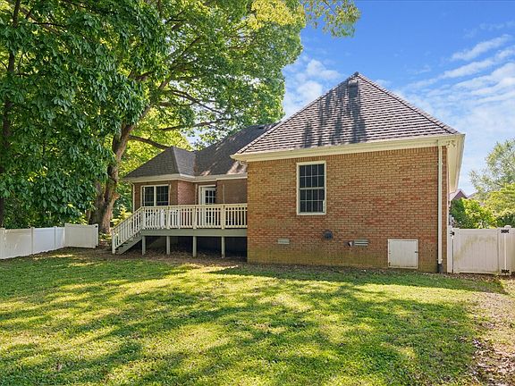 4th image of 113 Brookview Ct