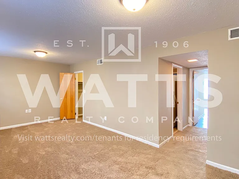 Club View Apartments — Photo 12