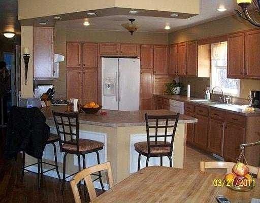 4th image of 2527 Chateau Dr