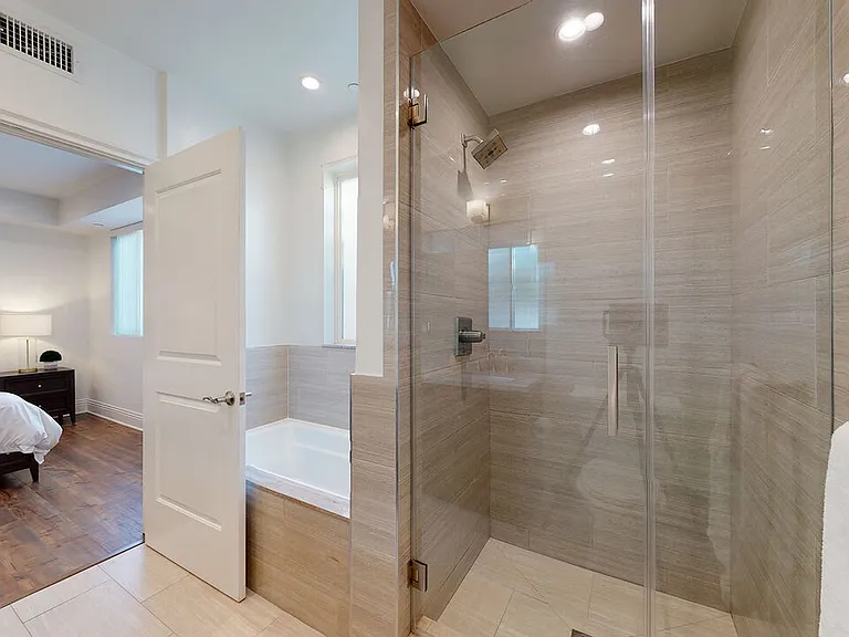 907 S Shenandoah St #101 — Photo 27