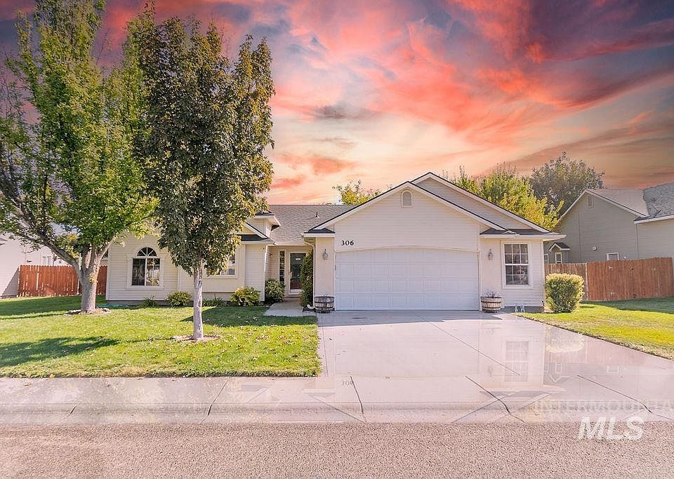 1st image of 306 S Buttercup Ct
