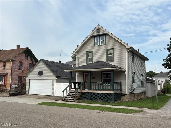 442 East St, East Palestine, OH 44413