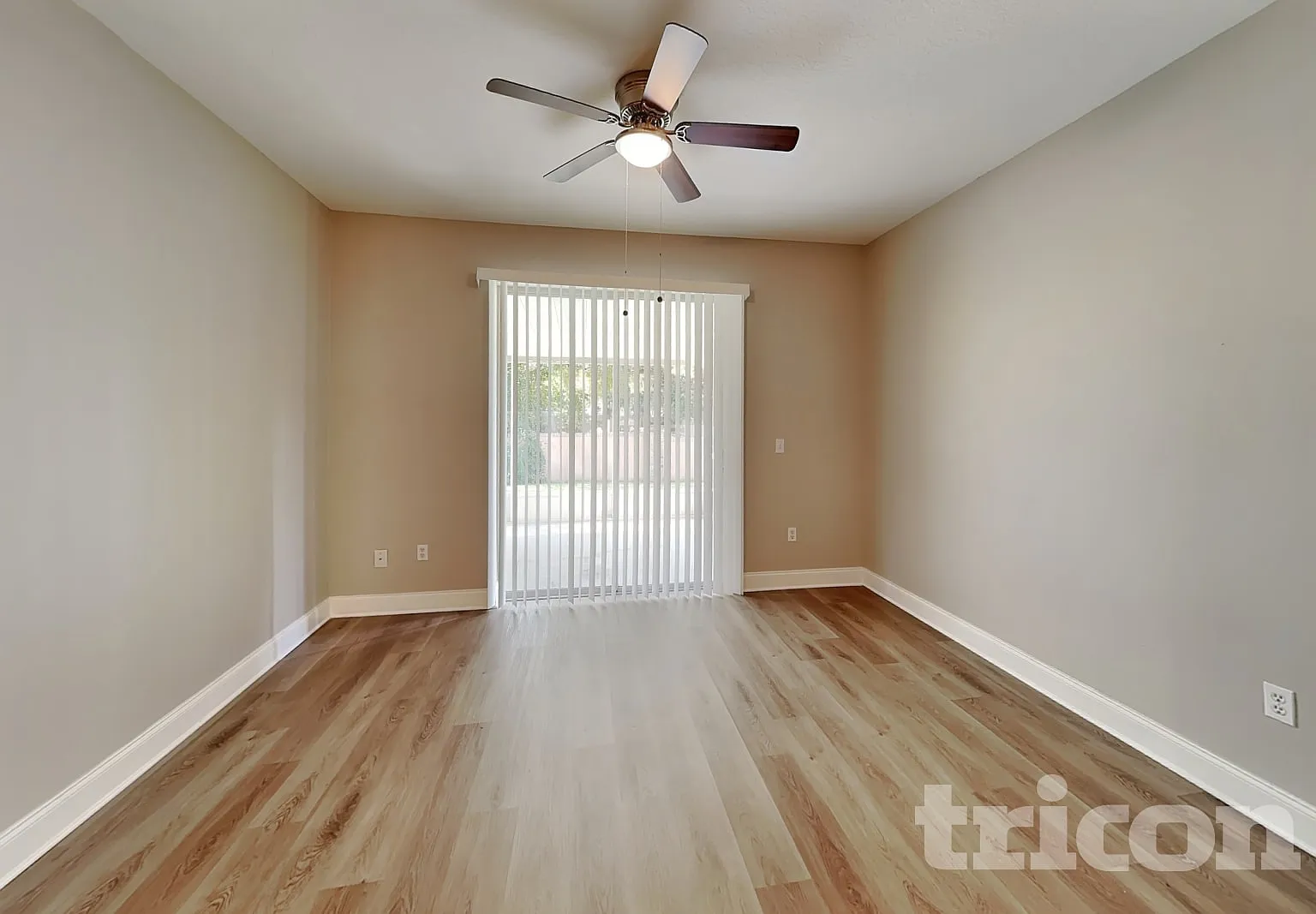 715 Grand Canyon Dr Valrico FL — Photo 2