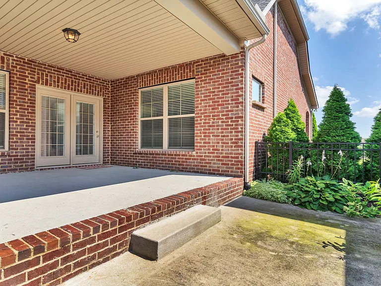 1054 Paddock Park Cir — Photo 20