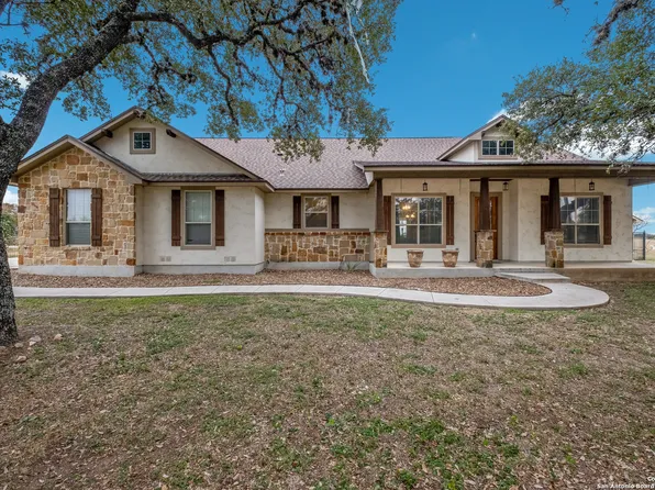 1143 COUNTY ROAD 4516, Castroville, TX 78009