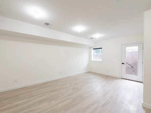 340 Randolph Avenue image 3 of 10