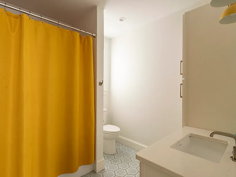 36 Laurel St #1 — Photo 24