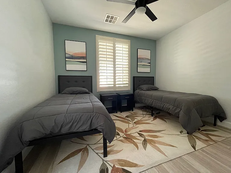 3305 E Windsor Dr — Photo 28