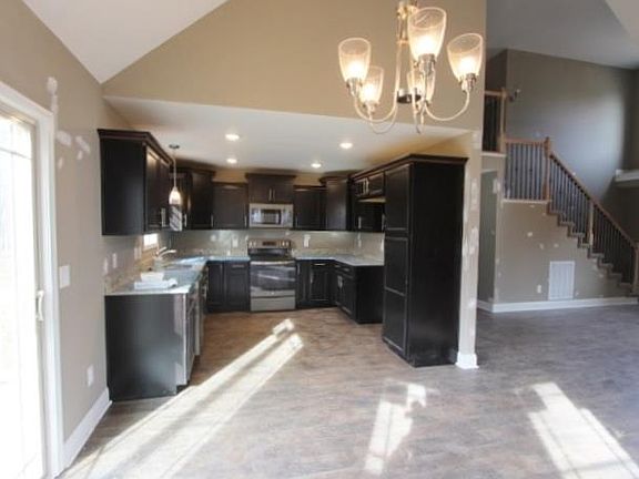 4th image of 41 Sycamore Hl Lot 41