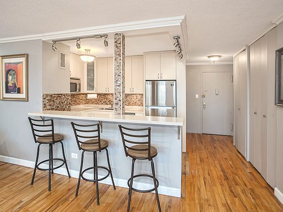 5th image of 100 Beekman St APT 19D