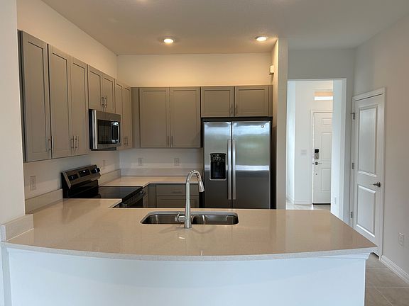 Large Refrigerator, Quartz countertop