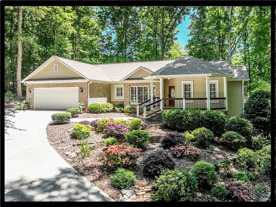 1st image of 209 Berwick Ct