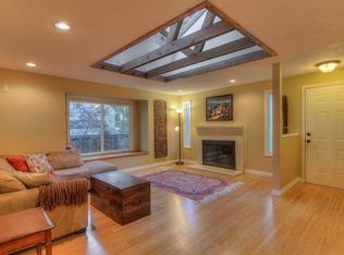 15121 Quarry Rd, Lake Oswego, OR 97035