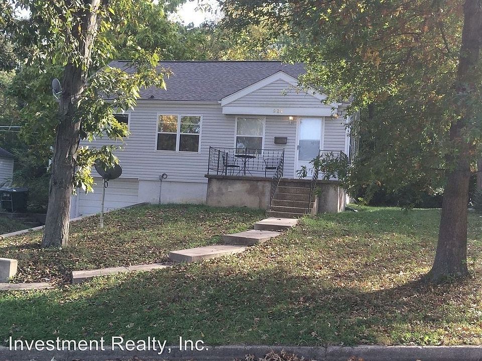2nd image of 924 Great Oaks Dr