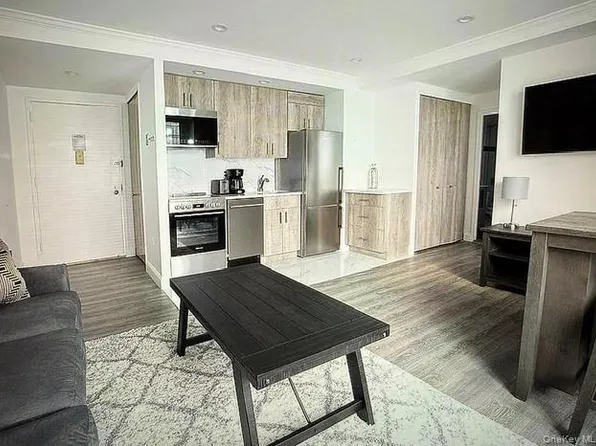 150 W 51 #1032, New York (Manhattan), NY 10019