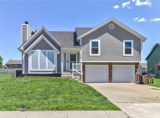 715 Shiloh Dr, Raymore, MO 64083