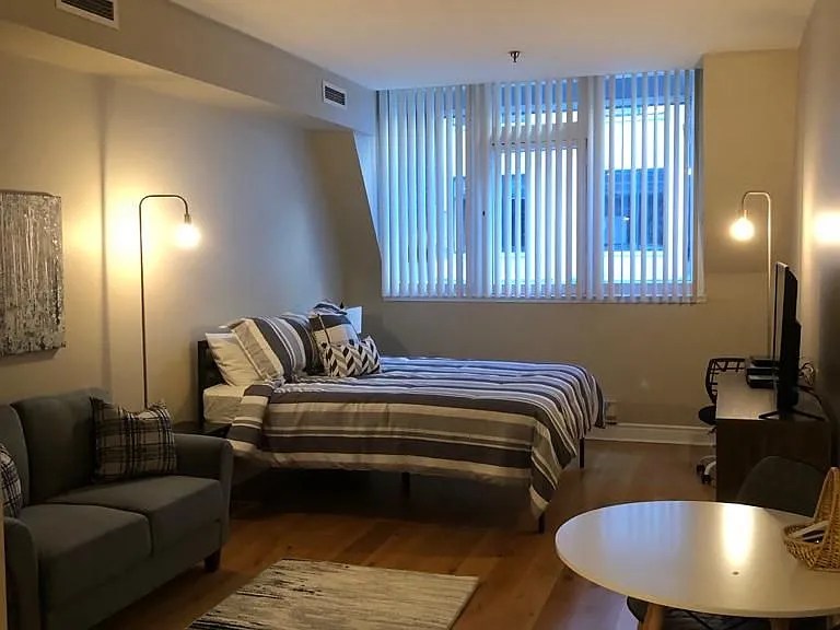 73 Richmond St W #404 — Photo 8