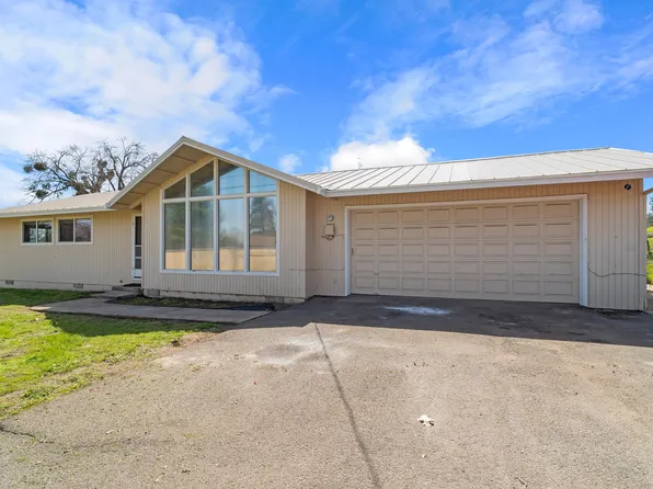 2871 Beall Ln, Central Pt, OR 97502
