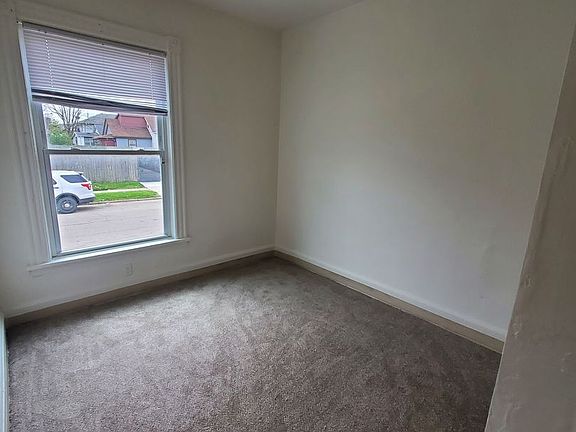 5th image of 612 10th St