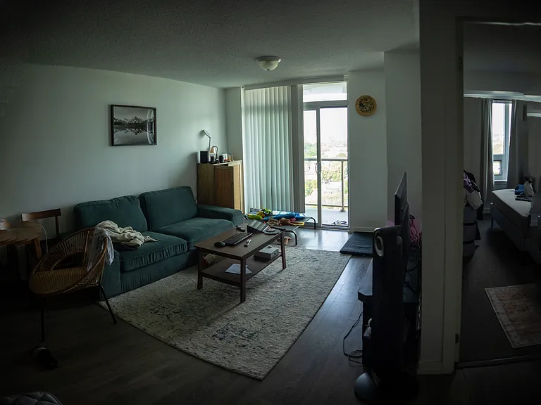 812 Lansdowne Ave #211 — Photo 6