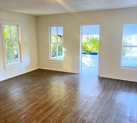 4th image of 3828 Washington Ave