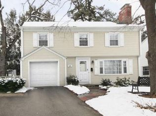 136 Pinecrest Dr, Springfield, MA 01118