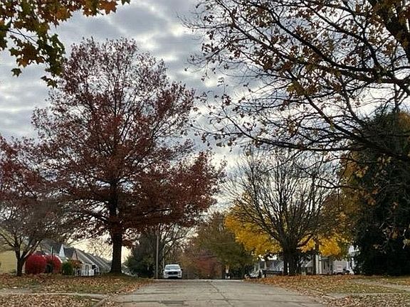 5th image of 4323 W 191st St