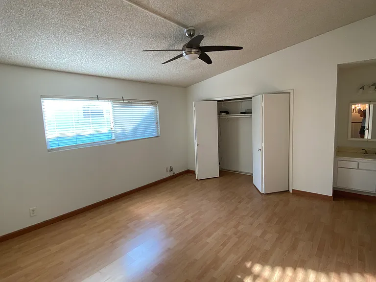 2519 Vanderbilt Ln #1 — Photo 14