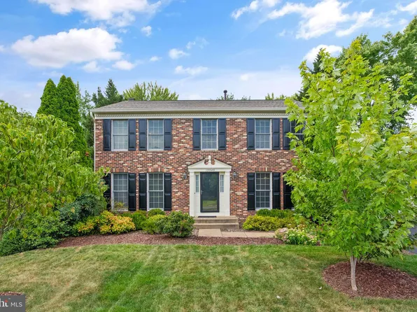 13945 S Springs Dr, Clifton, VA 20124