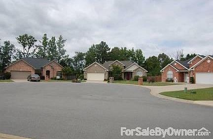 Cul de sac : house is on far left