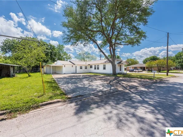 521 S Oak Ave, Luling, TX 78648