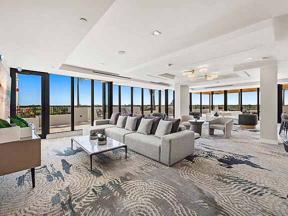 5th image of 701 Valencia Ave #402