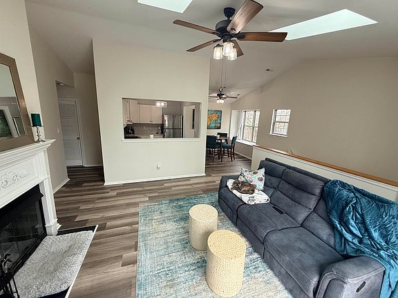2nd image of 4943 Rosebay Pl Unit 4943