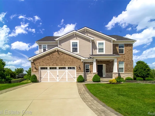 45204 Preserve Ct, Novi, MI 48375