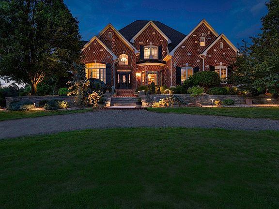 5th image of 70 Henry Hill Dr
