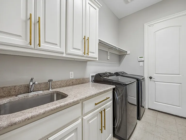 134 Santa Rosa Way — Photo 9