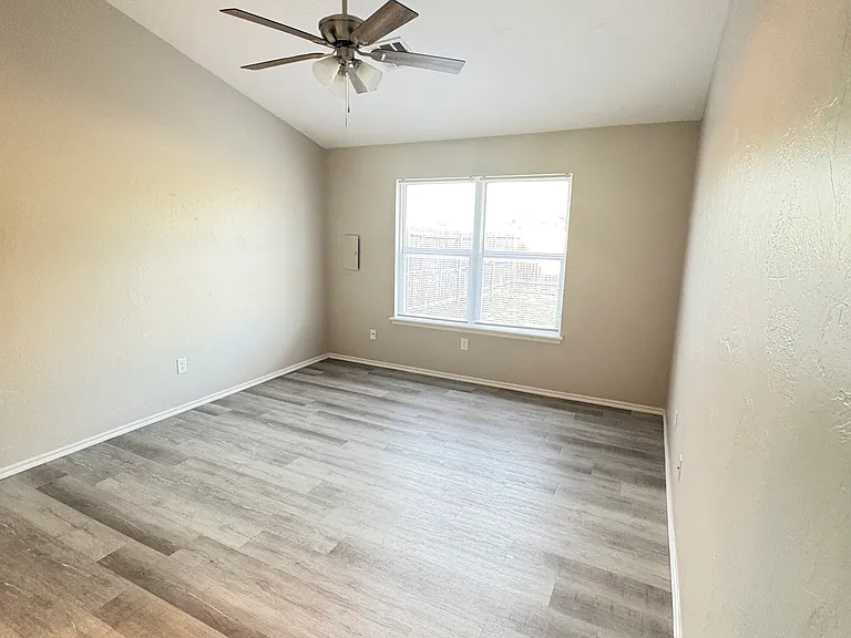 605 Welston Cir #2 — Photo 6