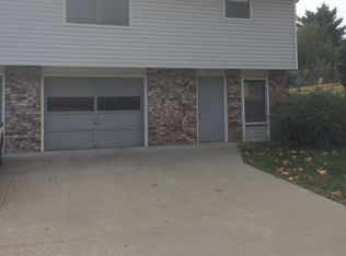 3012 County Line Rd, Saint Joseph, MO 64506