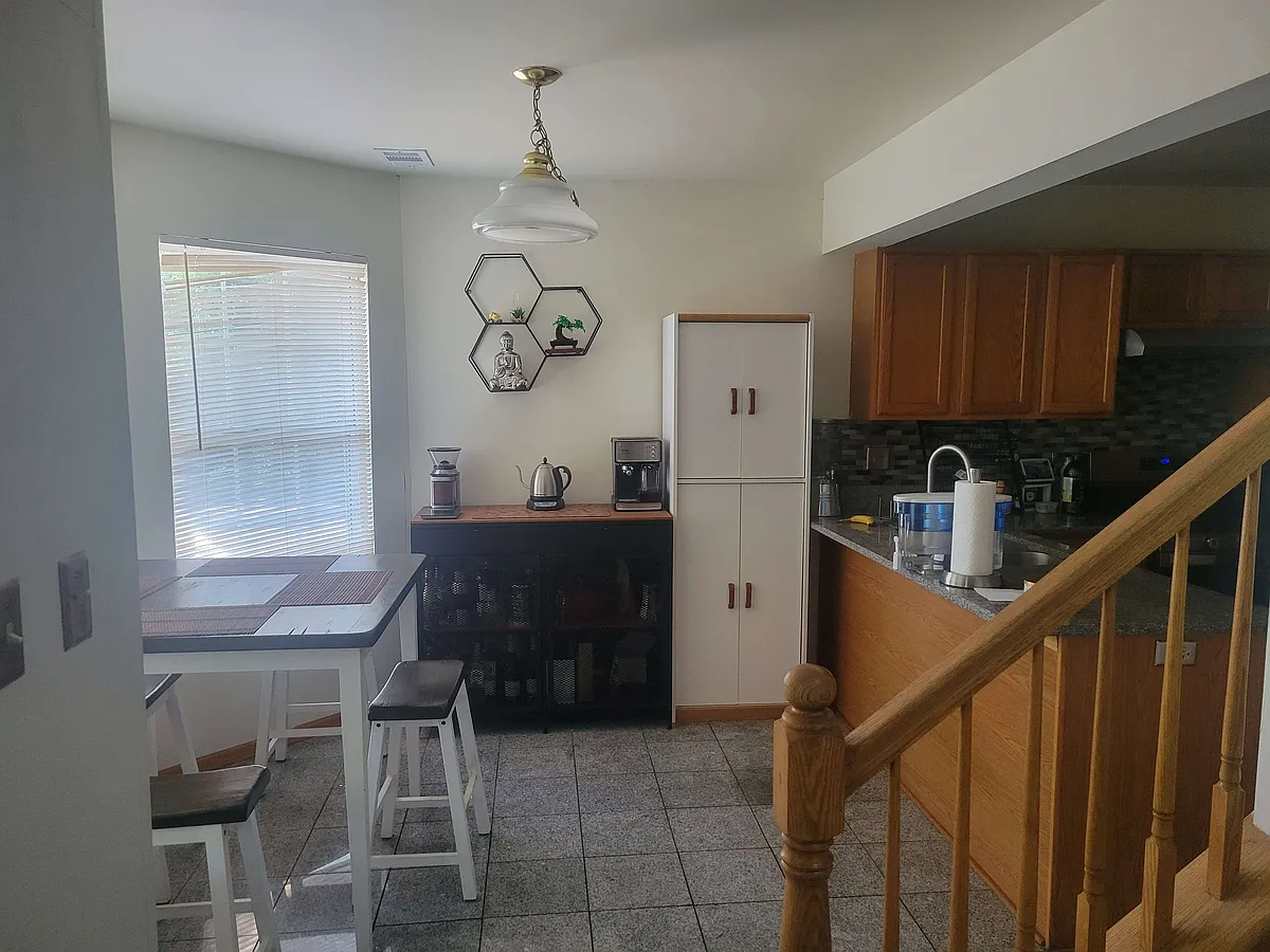 Building Photo - 907 Elderberry Cir
