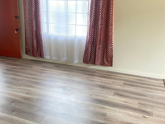 3rd image of 921 E Las Tunas Dr APT B