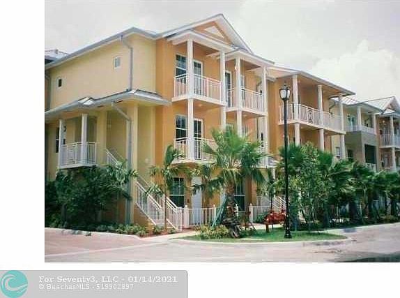 1st image of 402 SW 14th Ave #402