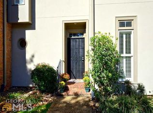 1032 Huntcliff Trce, Sandy Springs, GA 30350