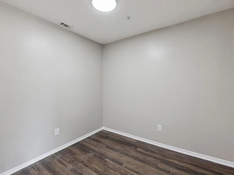 236 Afton Sq #104 — Photo 8