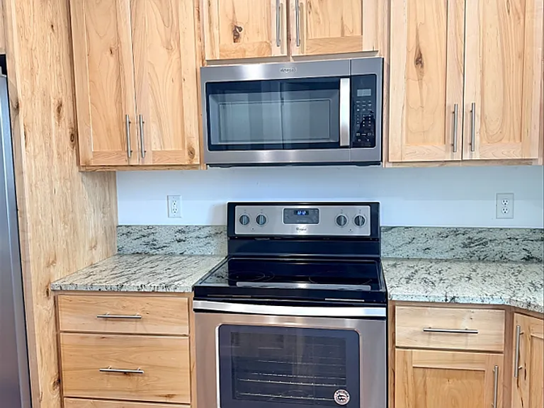 616 Poole Ave — Photo 6