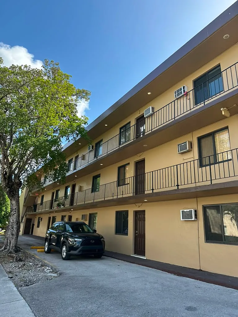 2 bed, $2,000 — Photo 2