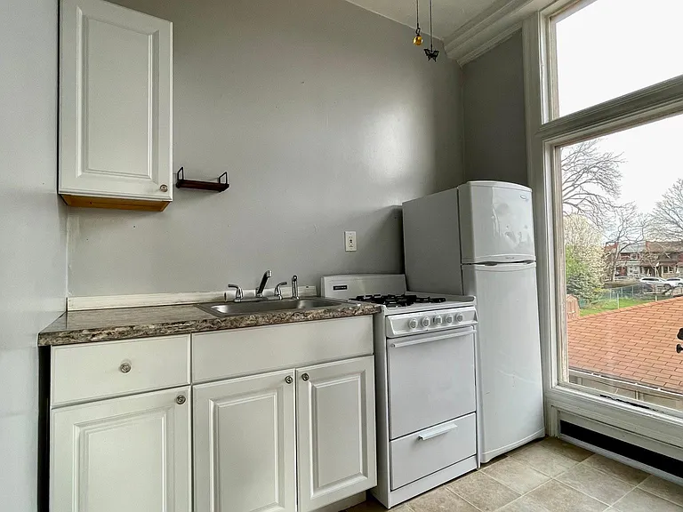 340 S Winebiddle St #9 — Photo 6