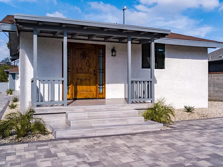 2843 Rosanna St — Photo 3
