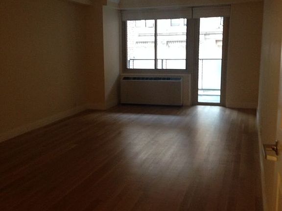 2nd image of 58 W 15th St